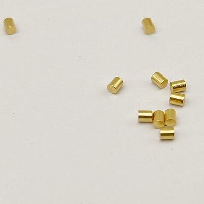 Pins usinés en laiton sur mesure Pad type SMT plaqué or 1,5 mm mâle pour les connexions